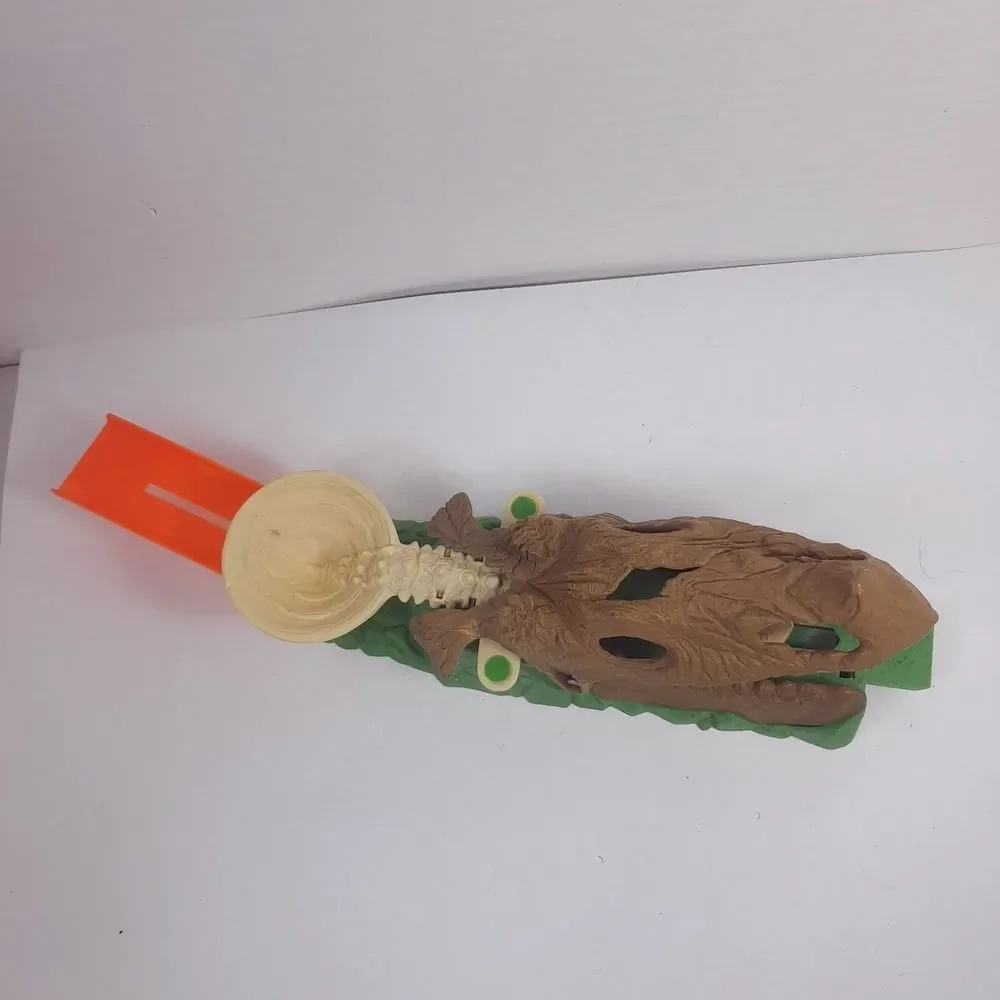 Hot Wheels Dino trick track dinosaur skull track part skeleton bones head N4723